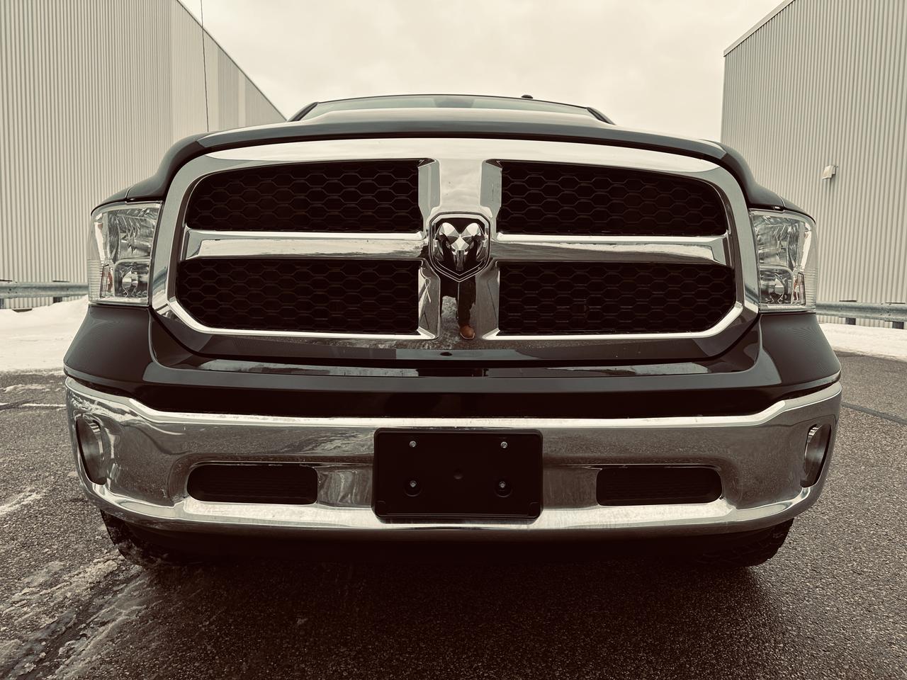 2023 RAM 1500 Classic Tradesman 4x4 Reg Cab 8' Box 5.7 L ( SOLD UNIT ) Photo