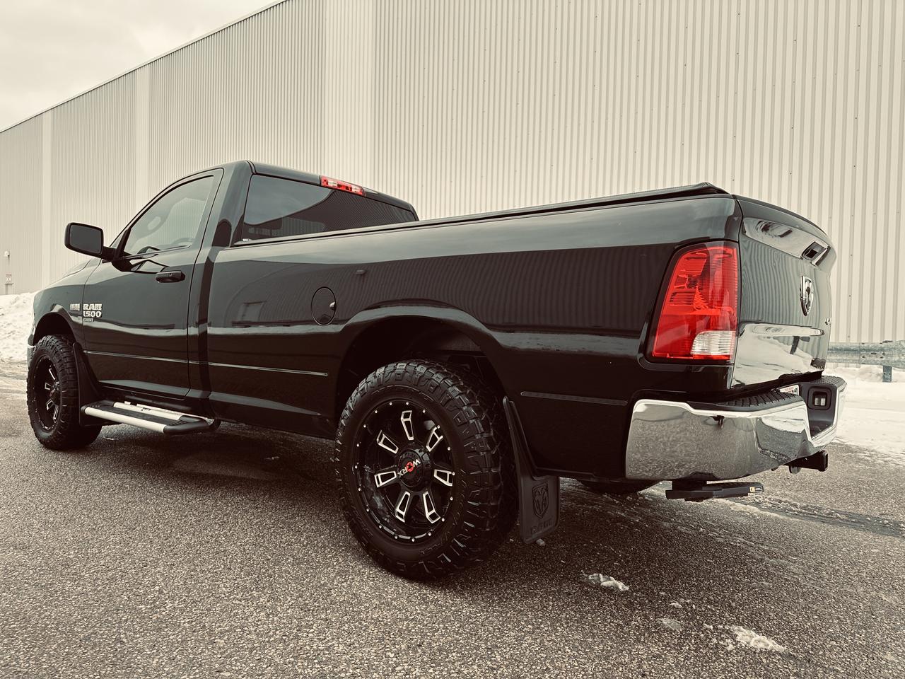 2023 RAM 1500 Classic Tradesman 4x4 Reg Cab 8' Box 5.7 L ( SOLD UNIT ) Photo