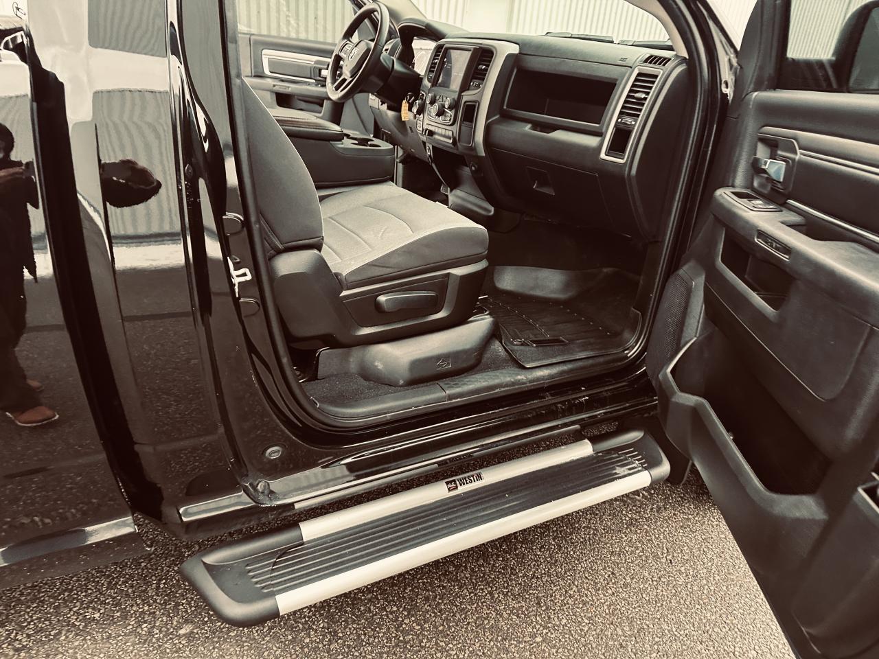 2023 RAM 1500 Classic Tradesman 4x4 Reg Cab 8' Box 5.7 L