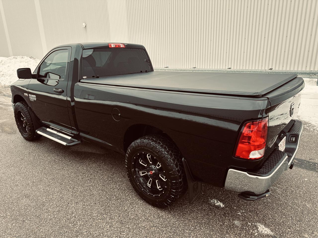 2023 RAM 1500 Classic Tradesman 4x4 Reg Cab 8' Box 5.7 L