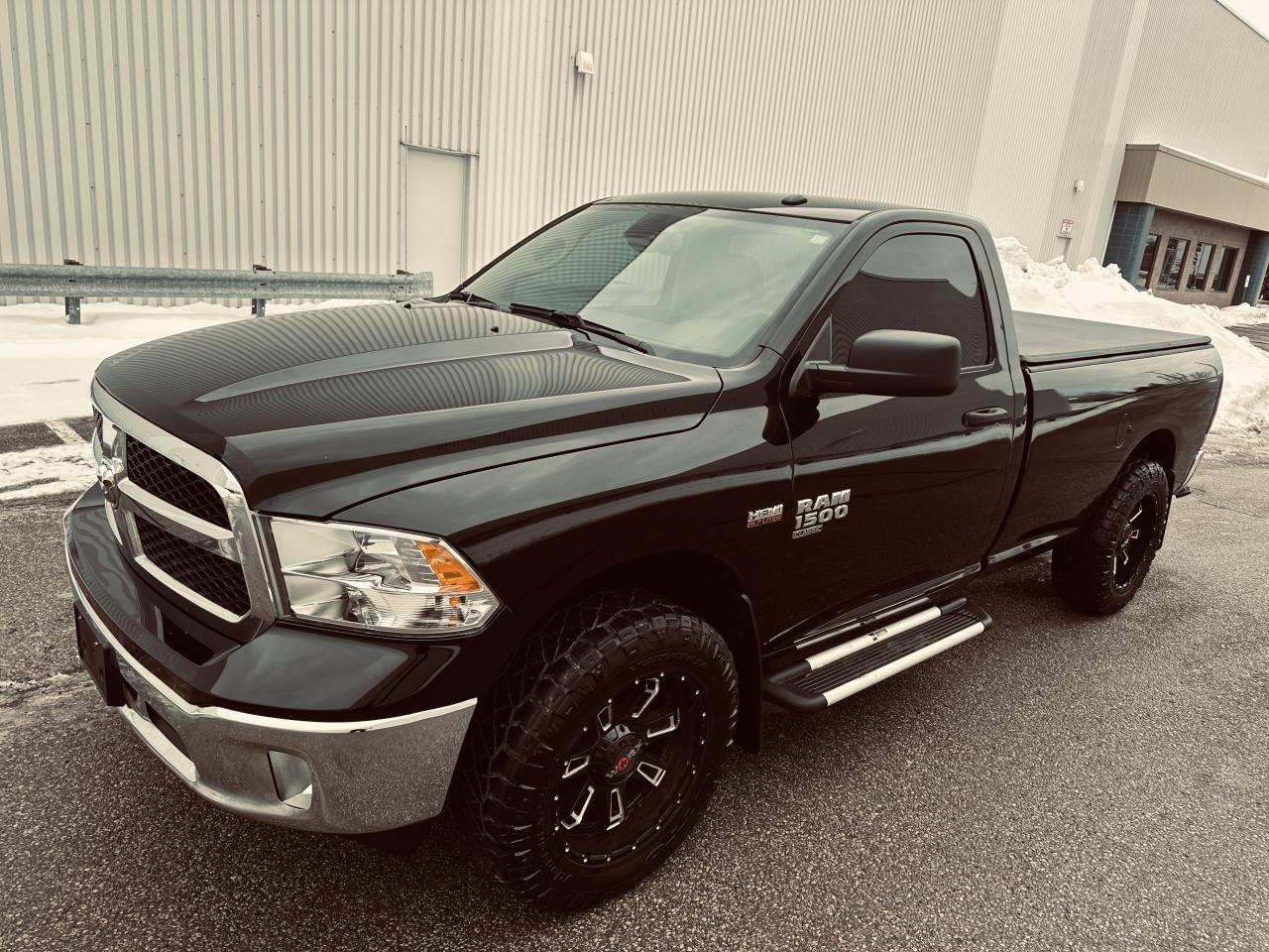2023 RAM 1500 Classic Tradesman 4x4 Reg Cab 8' Box 5.7 L Photo2