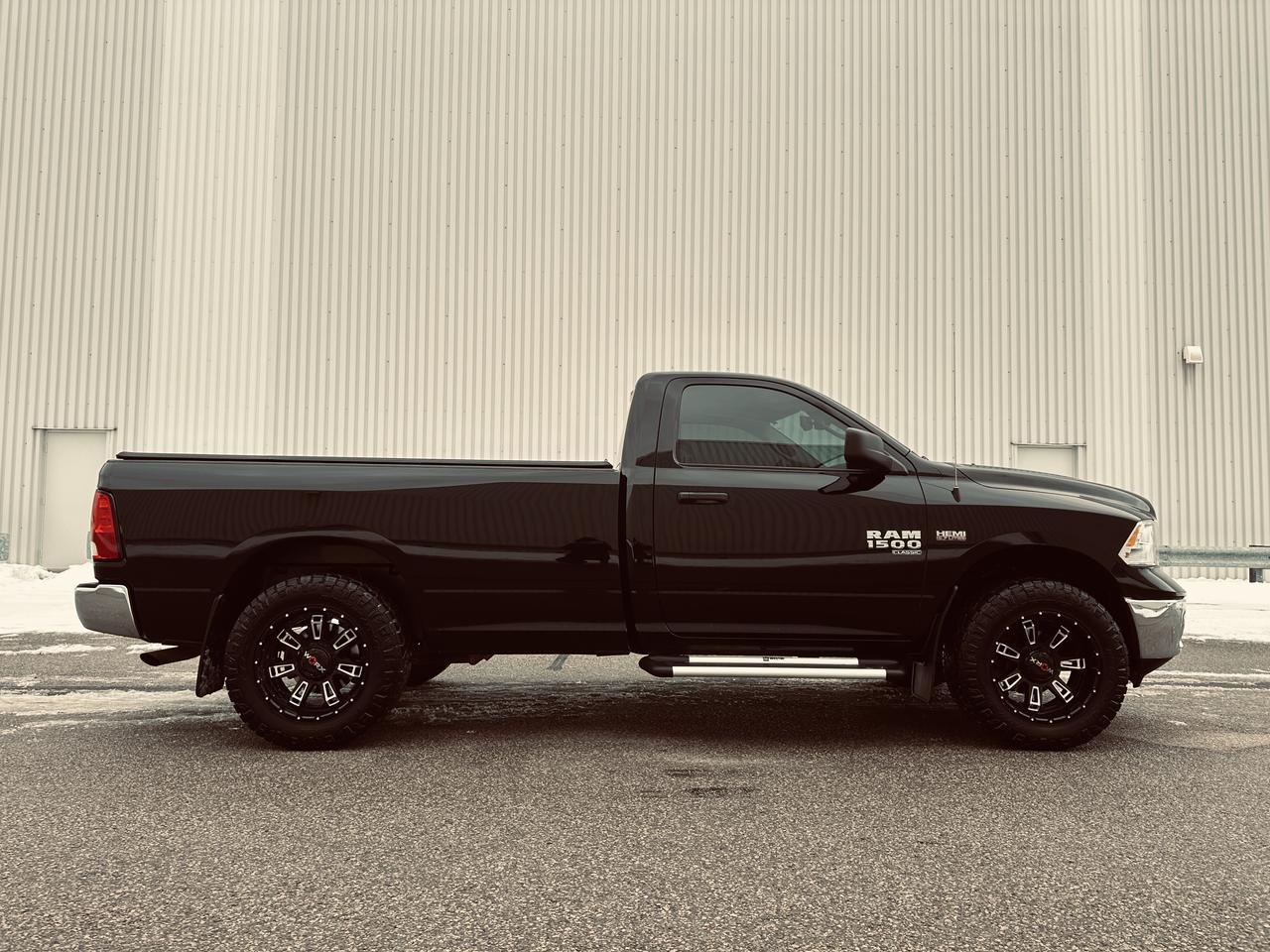 2023 RAM 1500 Classic Tradesman 4x4 Reg Cab 8' Box 5.7 L ( SOLD UNIT ) Photo