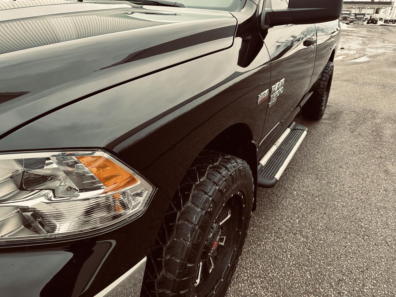 2023 RAM 1500 Classic Tradesman 4x4 Reg Cab 8' Box 5.7 L ( SOLD UNIT ) Photo