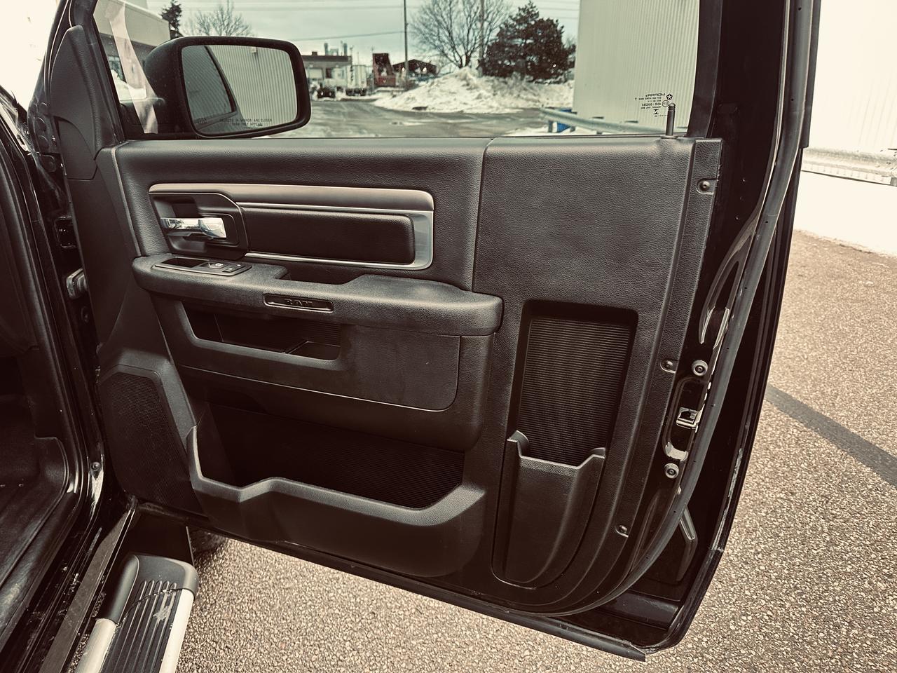 2023 RAM 1500 Classic Tradesman 4x4 Reg Cab 8' Box 5.7 L ( SOLD UNIT ) Photo