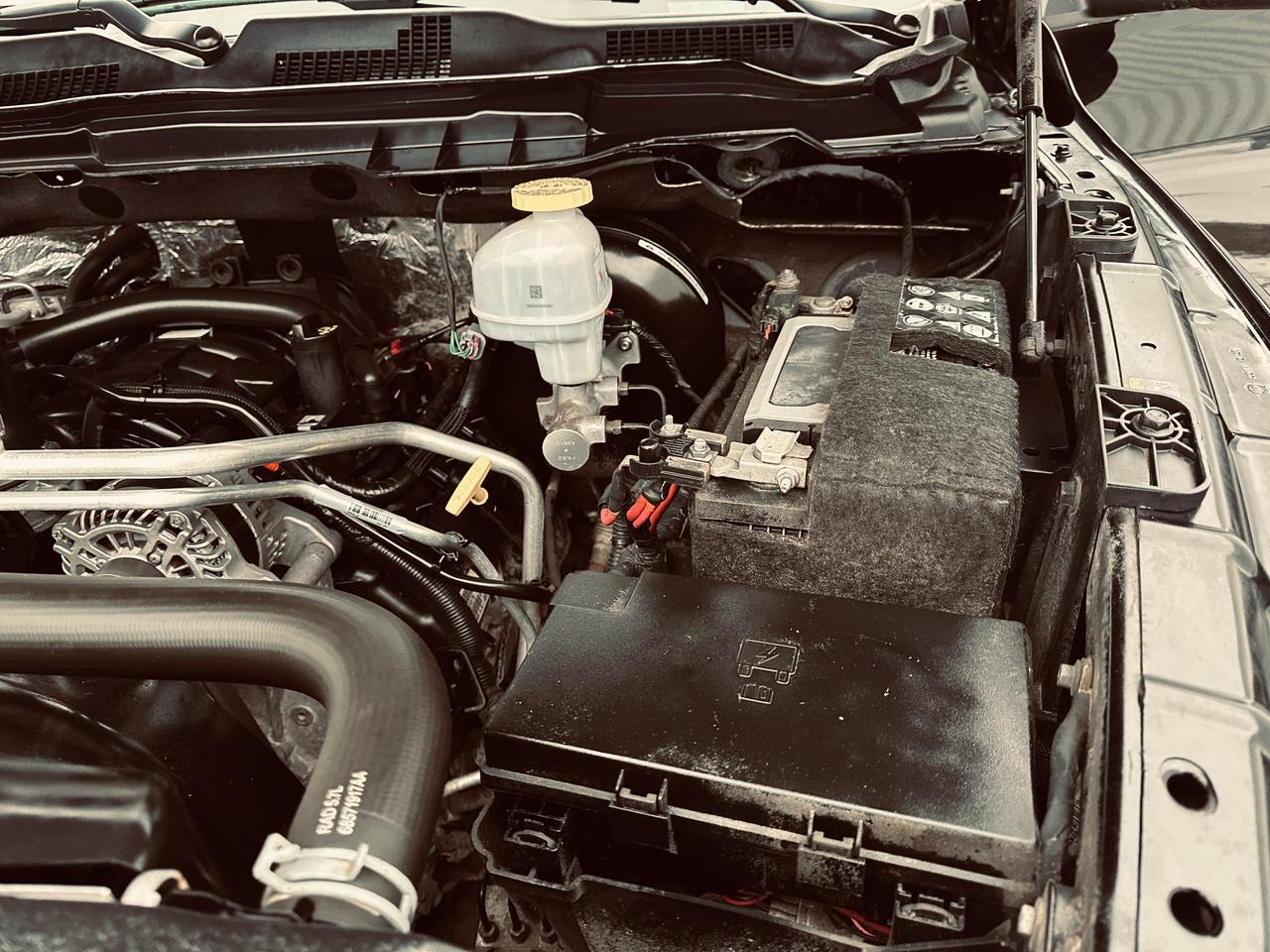 2023 RAM 1500 Classic Tradesman 4x4 Reg Cab 8' Box 5.7 L ( SOLD UNIT ) Photo