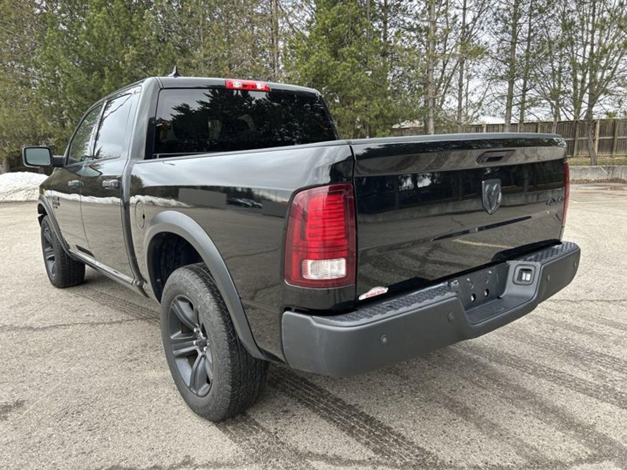 2022 RAM 1500 Classic SLT 4x4 Crew Cab 5'7 Box Photo