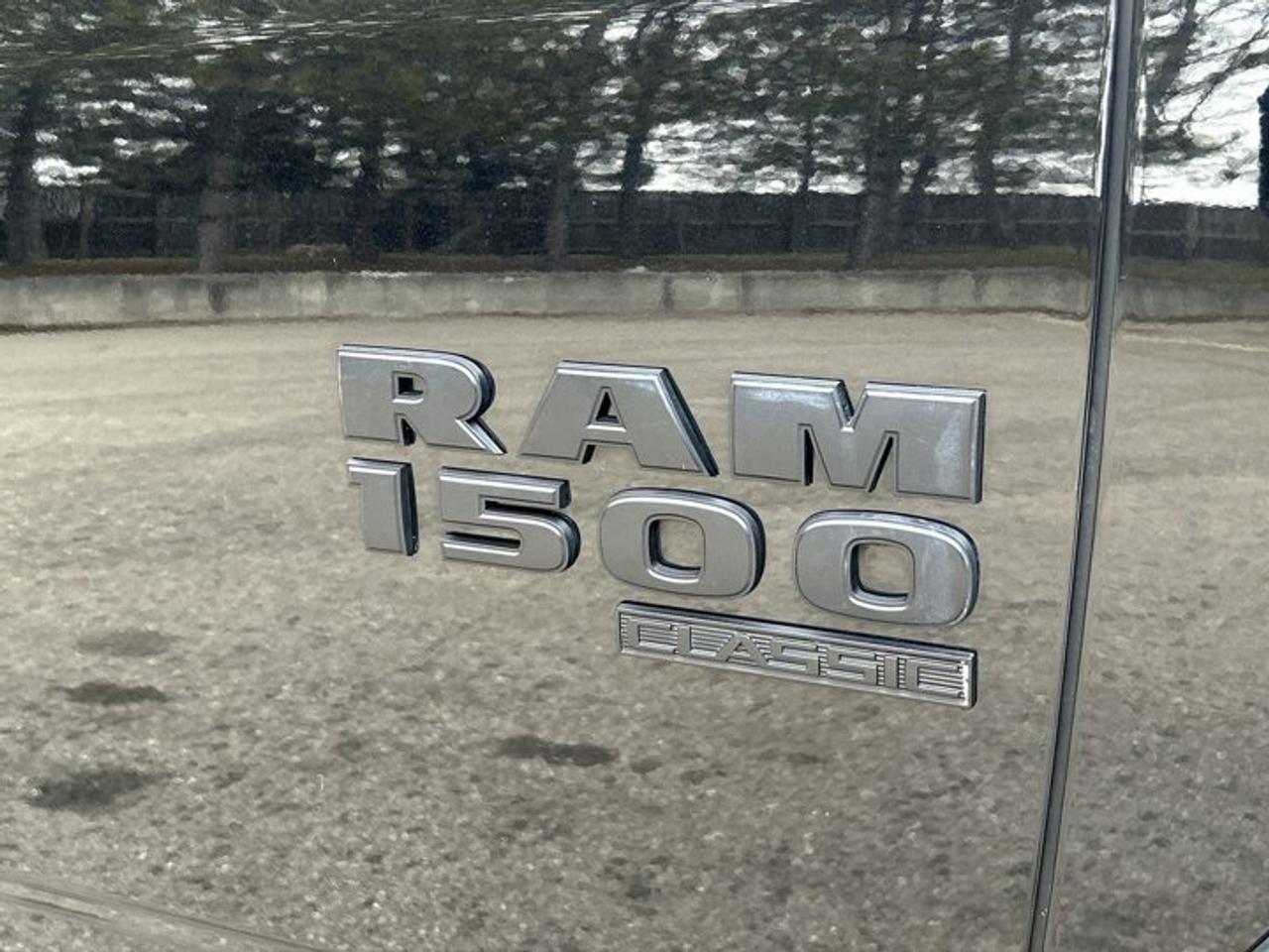 2022 RAM 1500 Classic SLT 4x4 Crew Cab 5'7 Box Photo