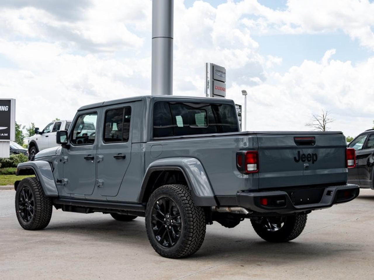 2026 Jeep Gladiator NightHawk Photo