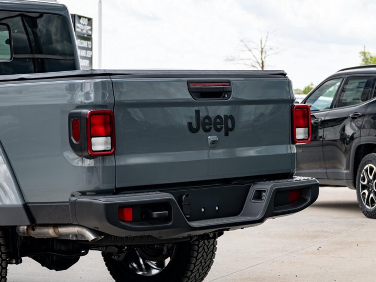 2026 Jeep Gladiator NightHawk Photo