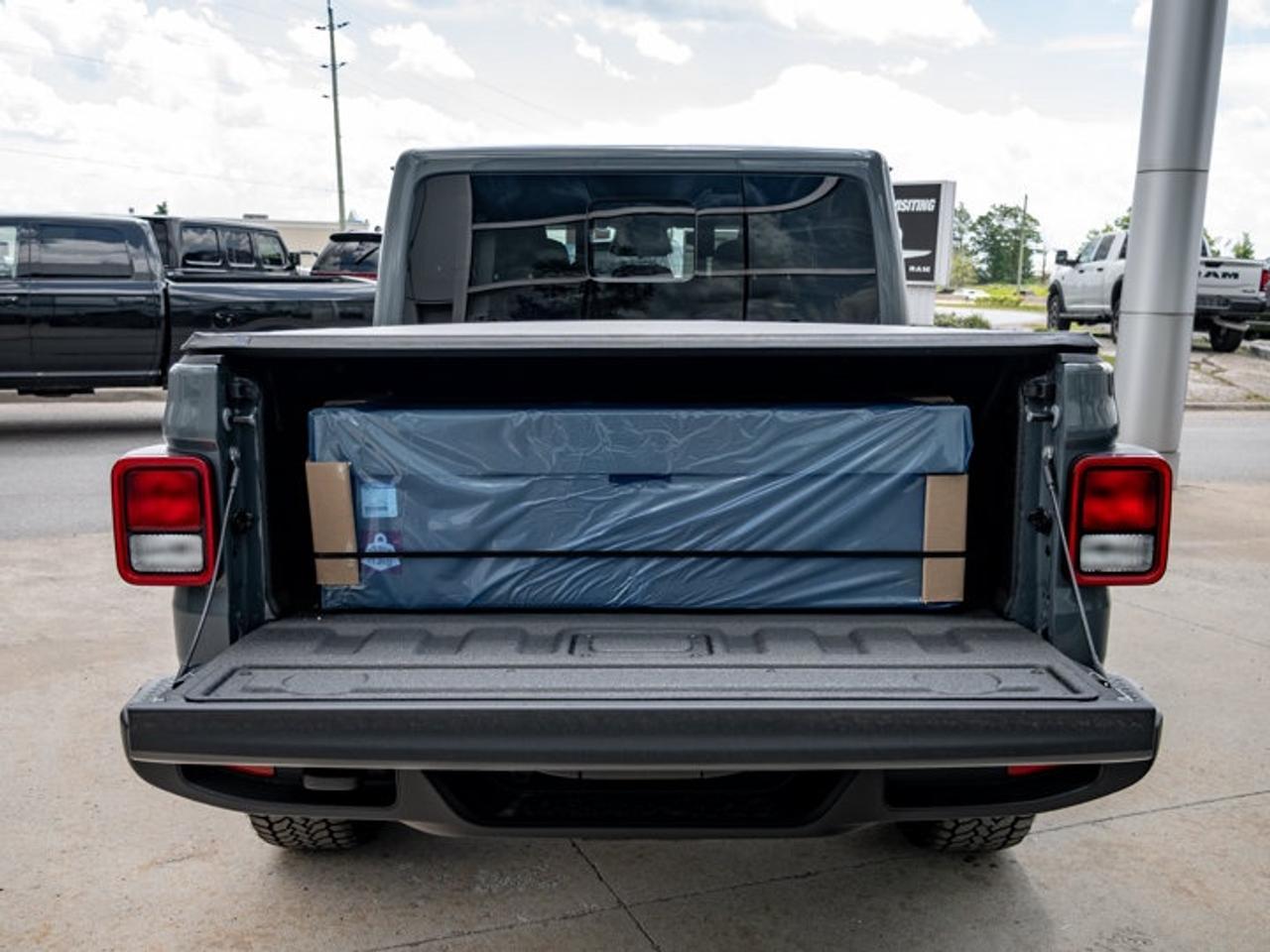 2026 Jeep Gladiator NightHawk Photo