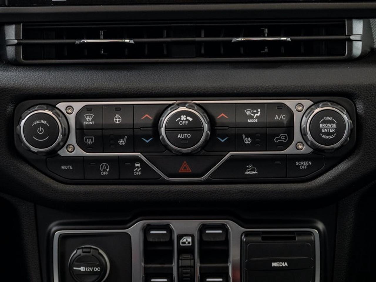 2026 Jeep Gladiator NightHawk Photo