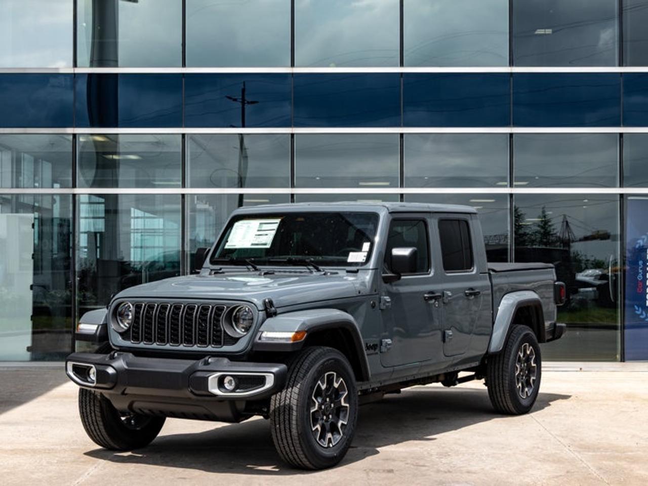 2026 Jeep Gladiator Sahara Photo