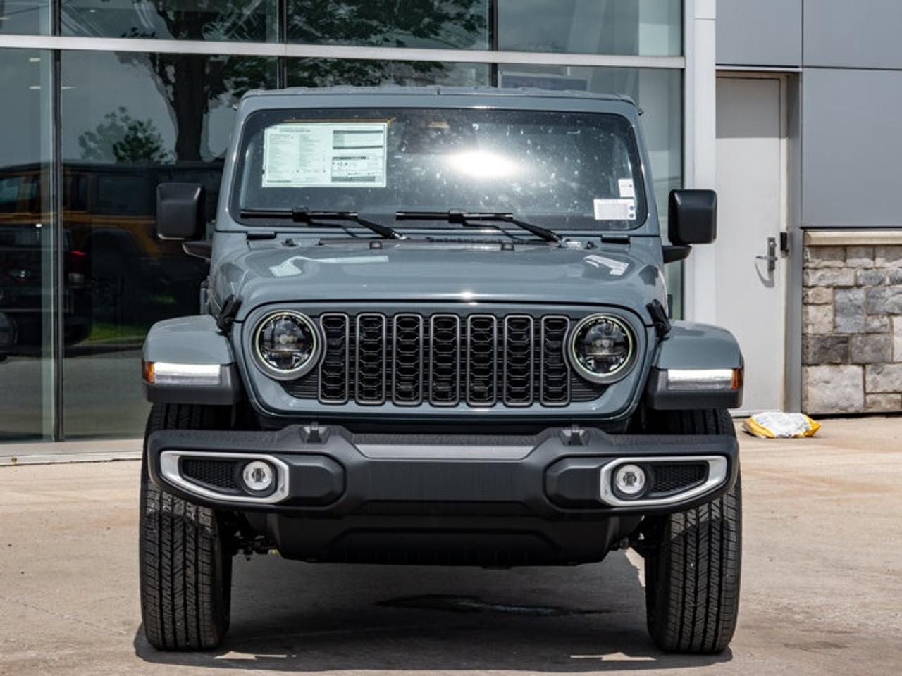 2026 Jeep Gladiator Sahara Photo