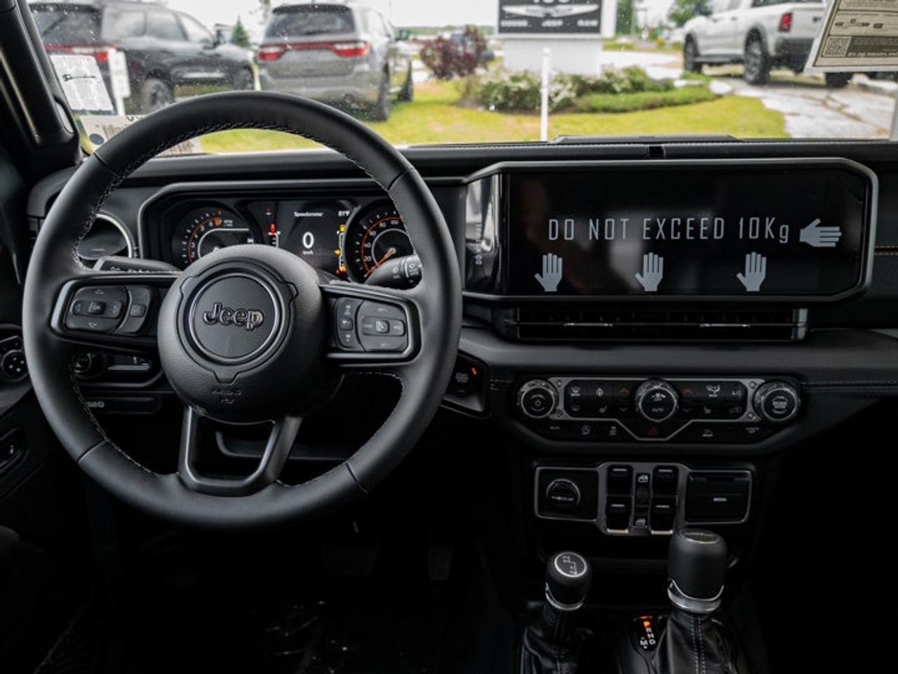 2026 Jeep Gladiator Sahara Photo