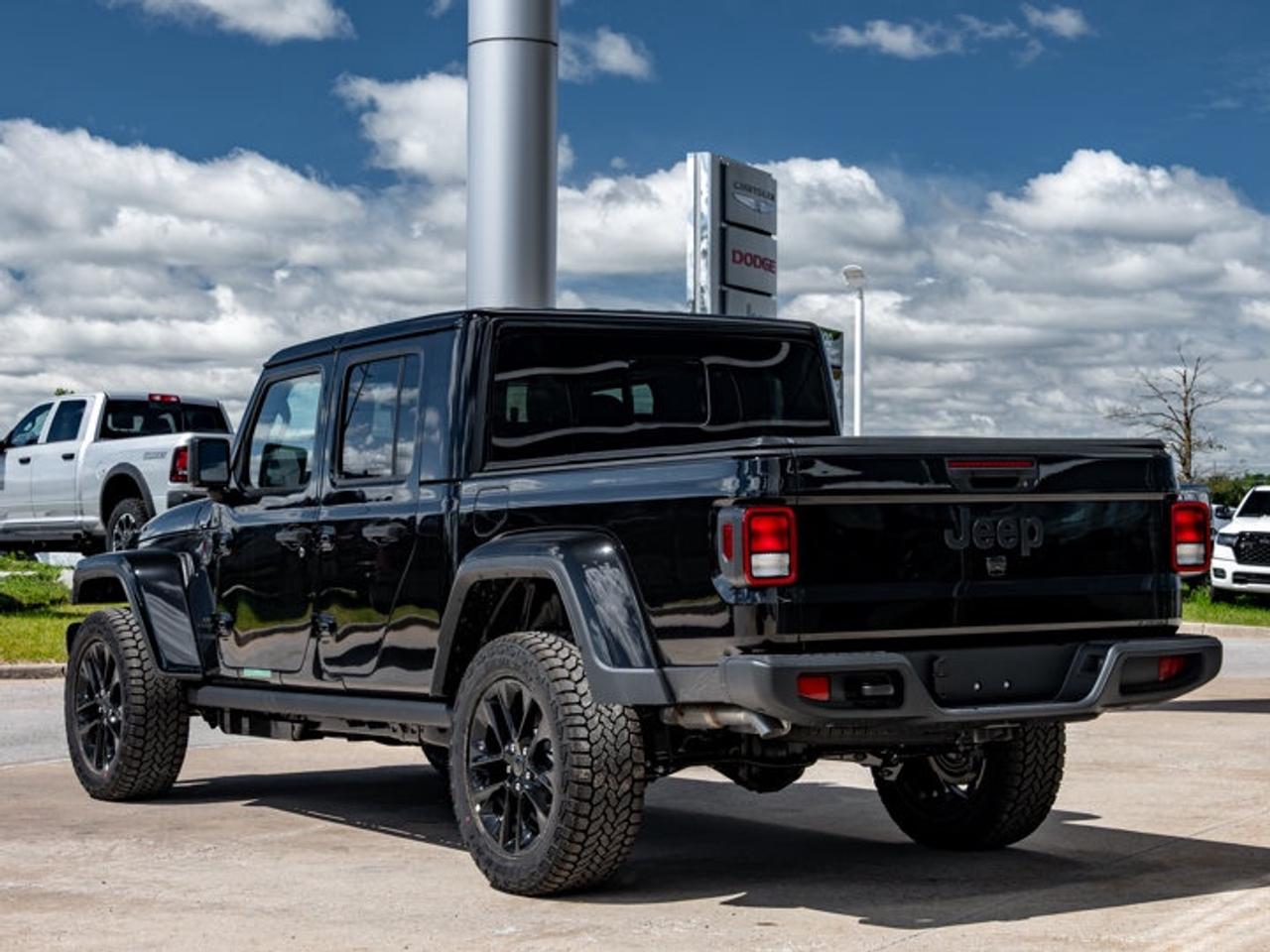2026 Jeep Gladiator NightHawk Photo