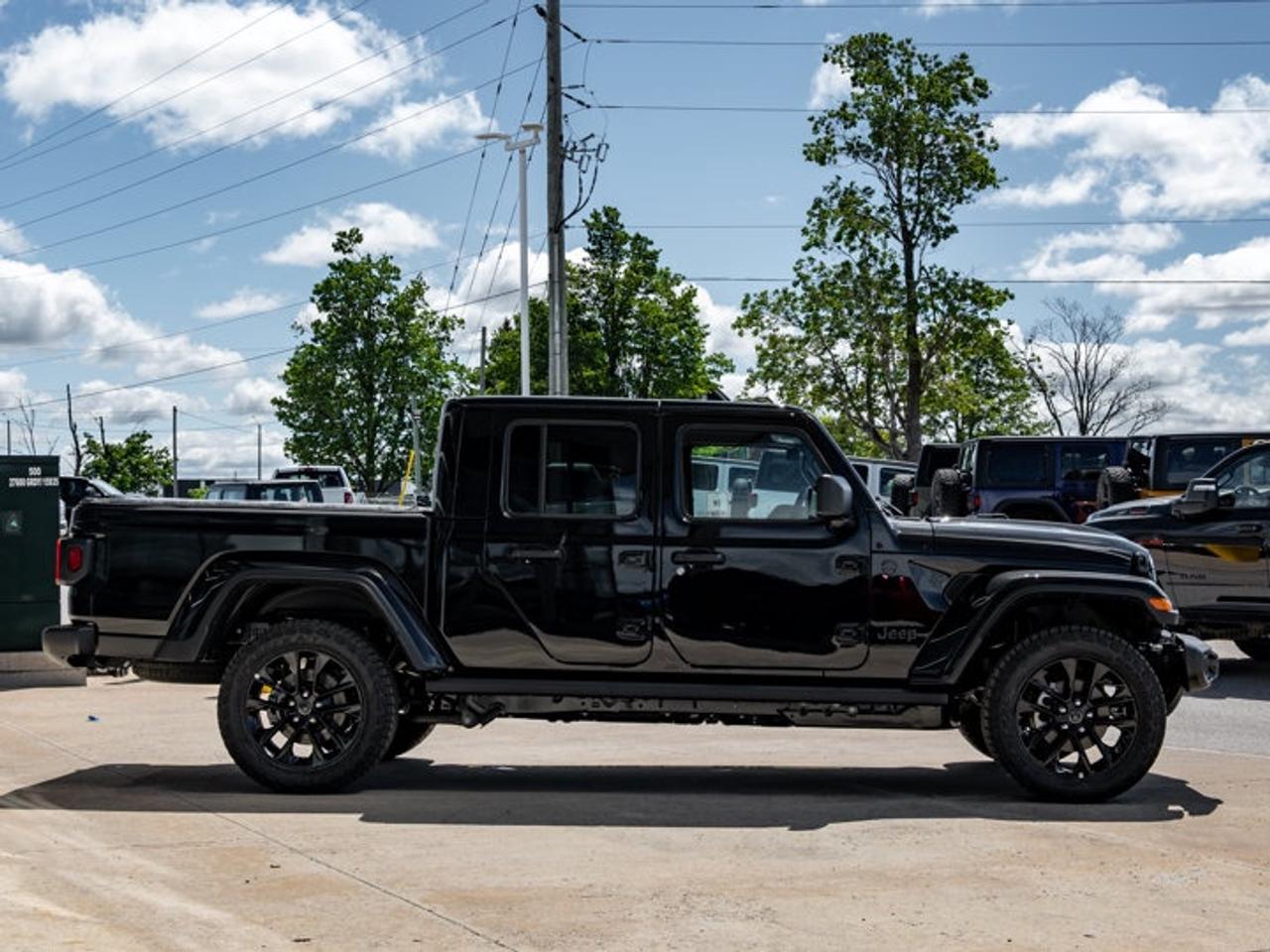 2026 Jeep Gladiator NightHawk Photo