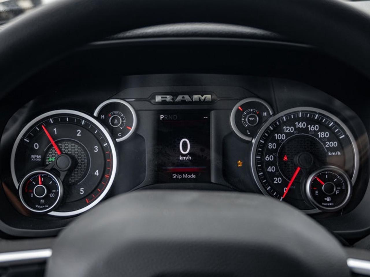 2026 RAM 2500 Black Express Photo3