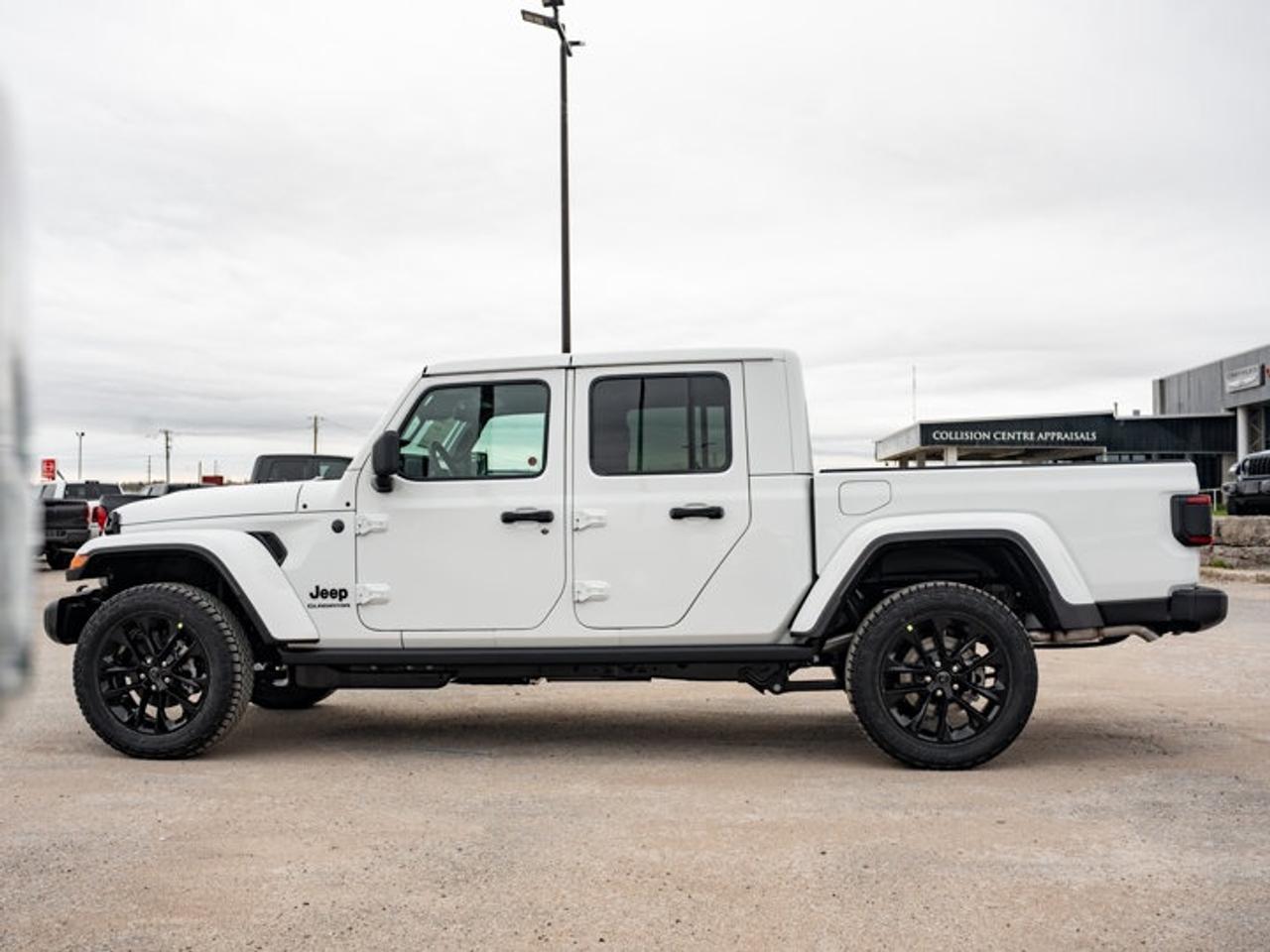 2026 Jeep Gladiator NightHawk Photo