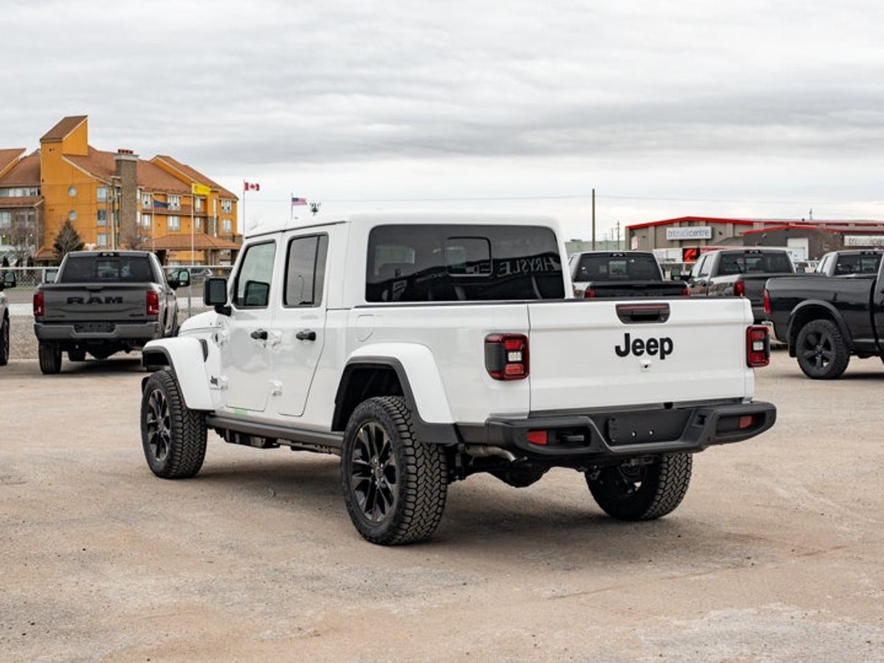 2026 Jeep Gladiator NightHawk Photo
