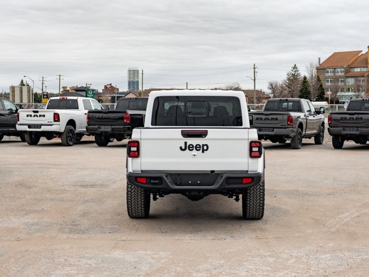 2026 Jeep Gladiator NightHawk Photo