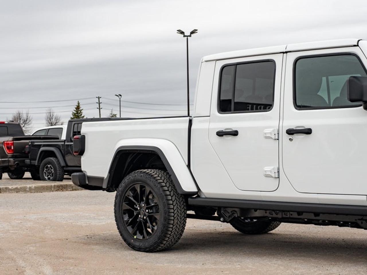 2026 Jeep Gladiator NightHawk Photo