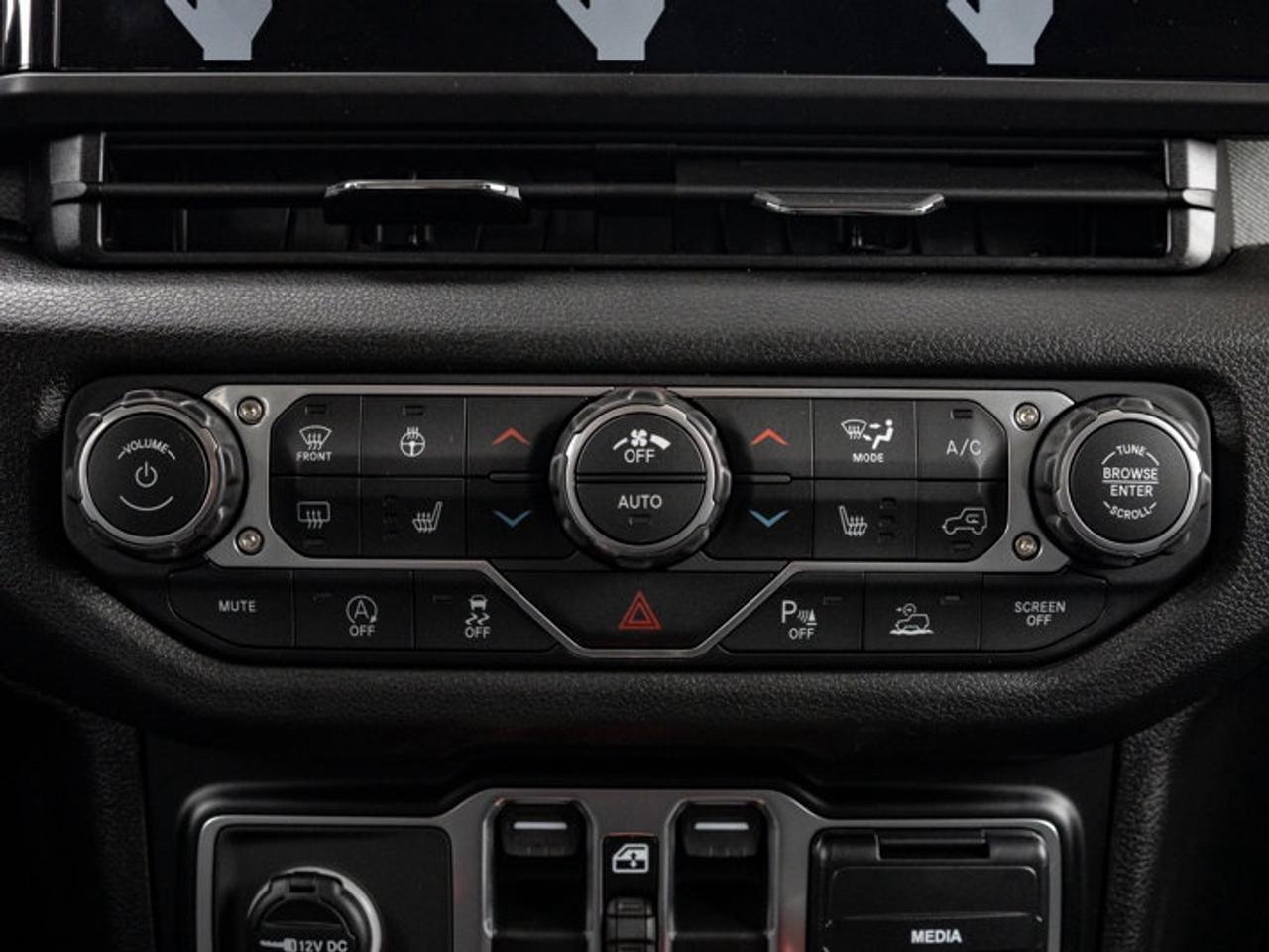 2026 Jeep Gladiator NightHawk Photo