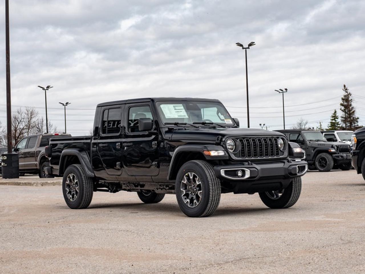 2026 Jeep Gladiator Sahara Photo