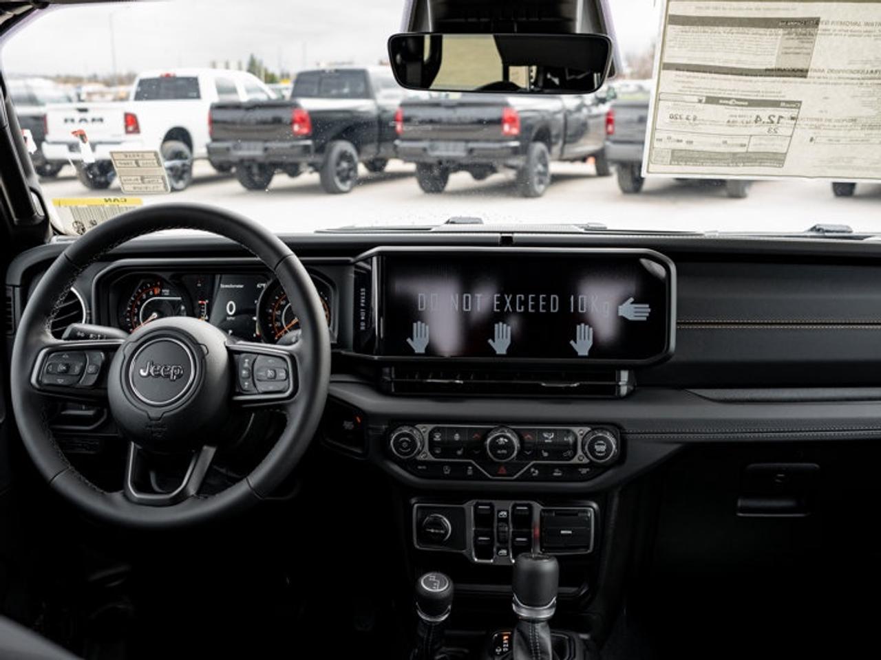 2026 Jeep Gladiator Sahara Photo