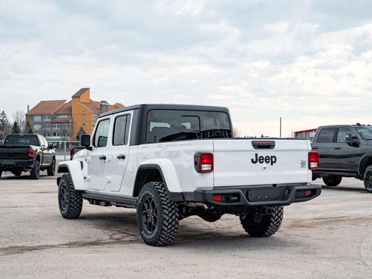 2026 Jeep Gladiator Willys Photo