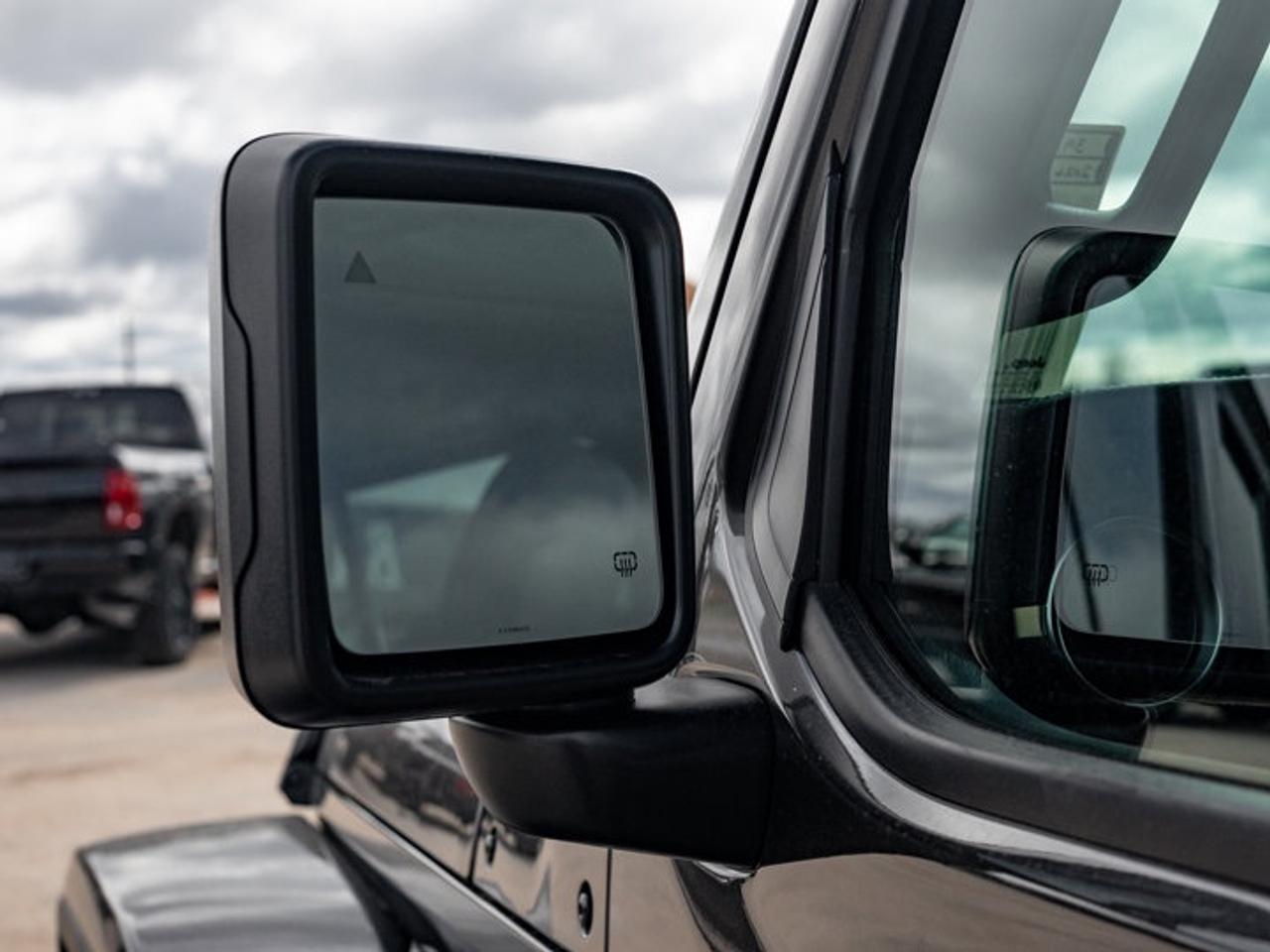 2026 Jeep Gladiator Sahara Photo