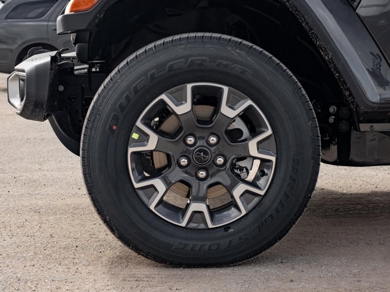 2026 Jeep Gladiator Sahara Photo