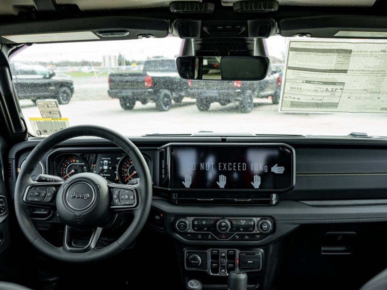 2026 Jeep Gladiator Sahara Photo