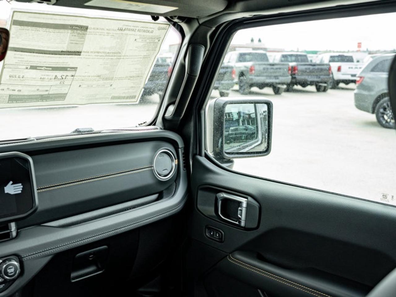 2026 Jeep Gladiator Sahara Photo