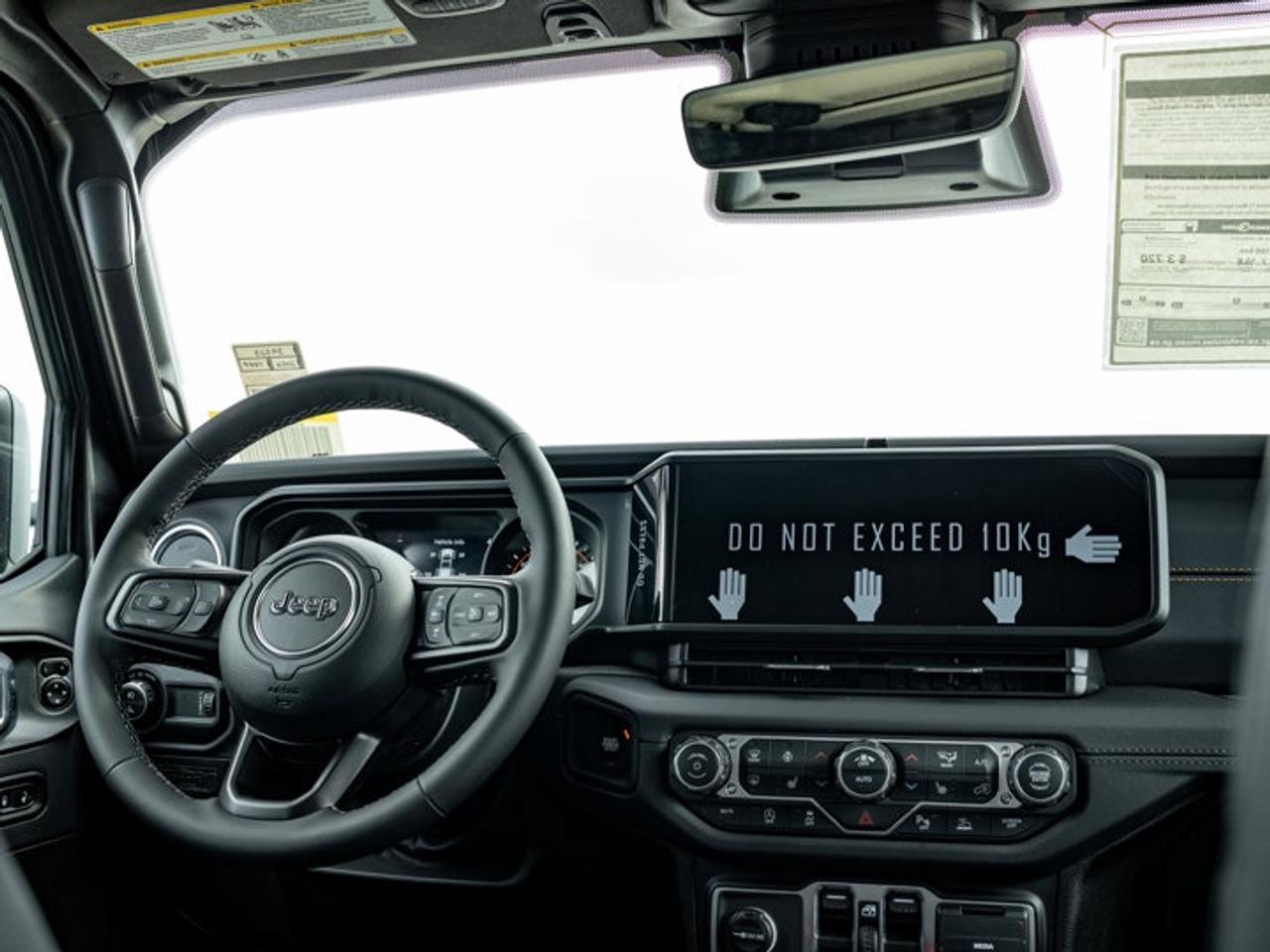 2026 Jeep Gladiator Sahara Photo