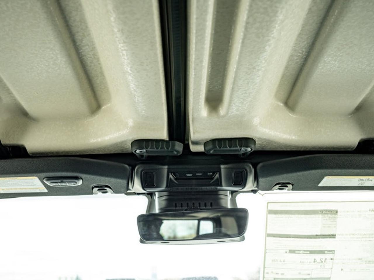 2026 Jeep Gladiator Sahara Photo