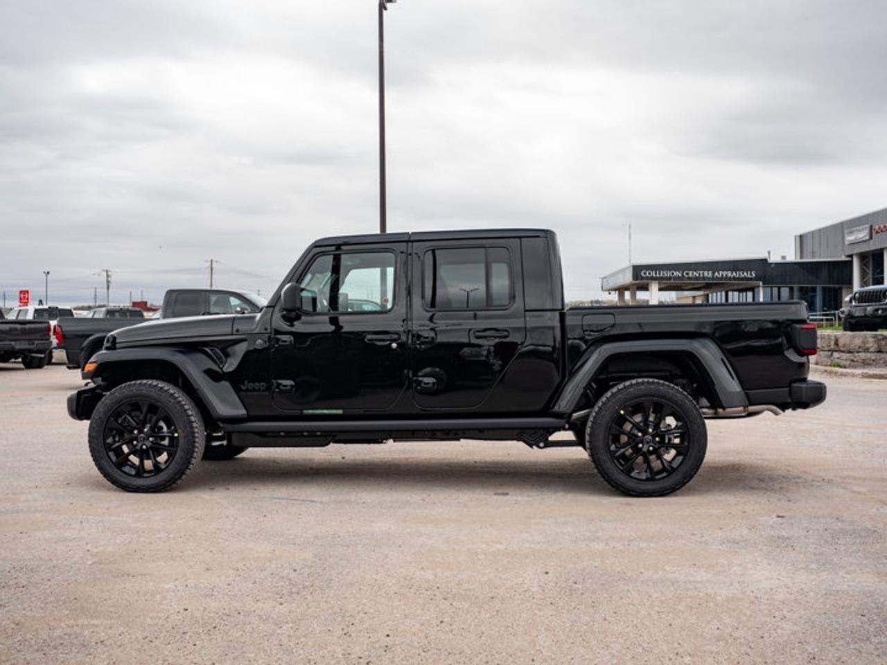 2026 Jeep Gladiator NightHawk Photo