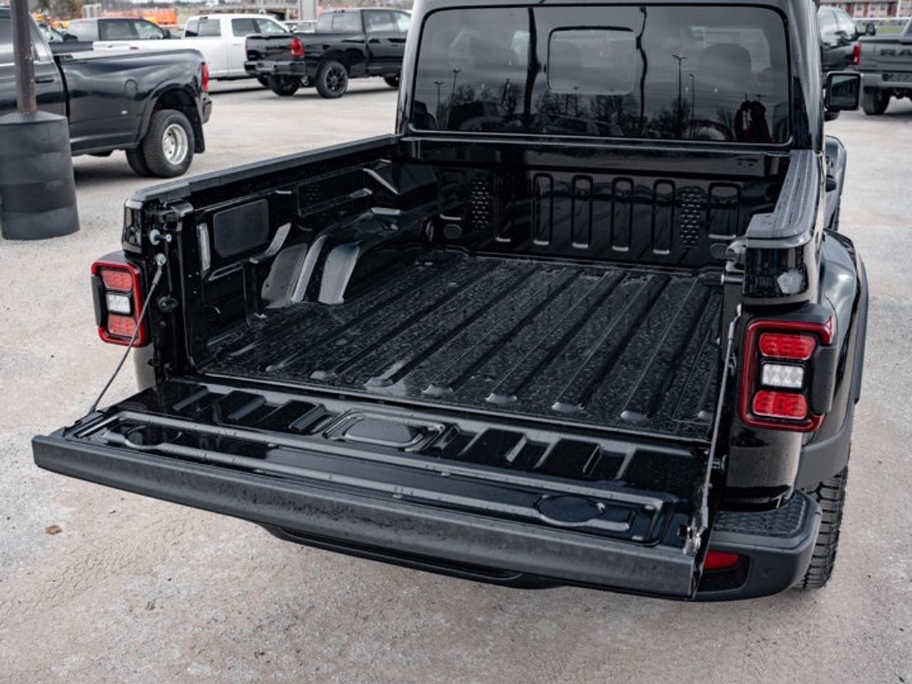 2026 Jeep Gladiator NightHawk Photo