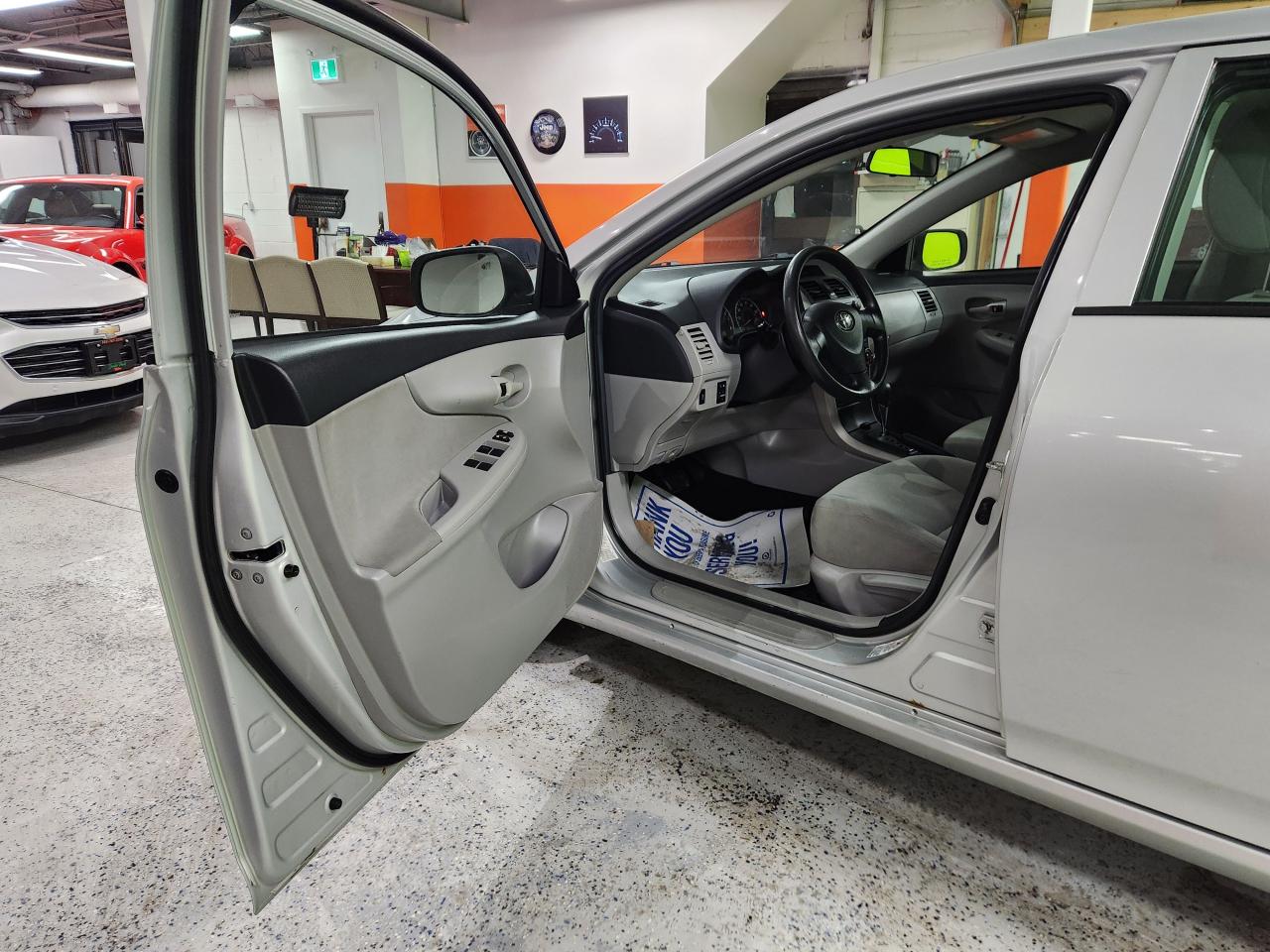 2013 Toyota Corolla CE KEYLESS POWER WINDOWS LOCKS A/C NO ACCIDENTS Photo