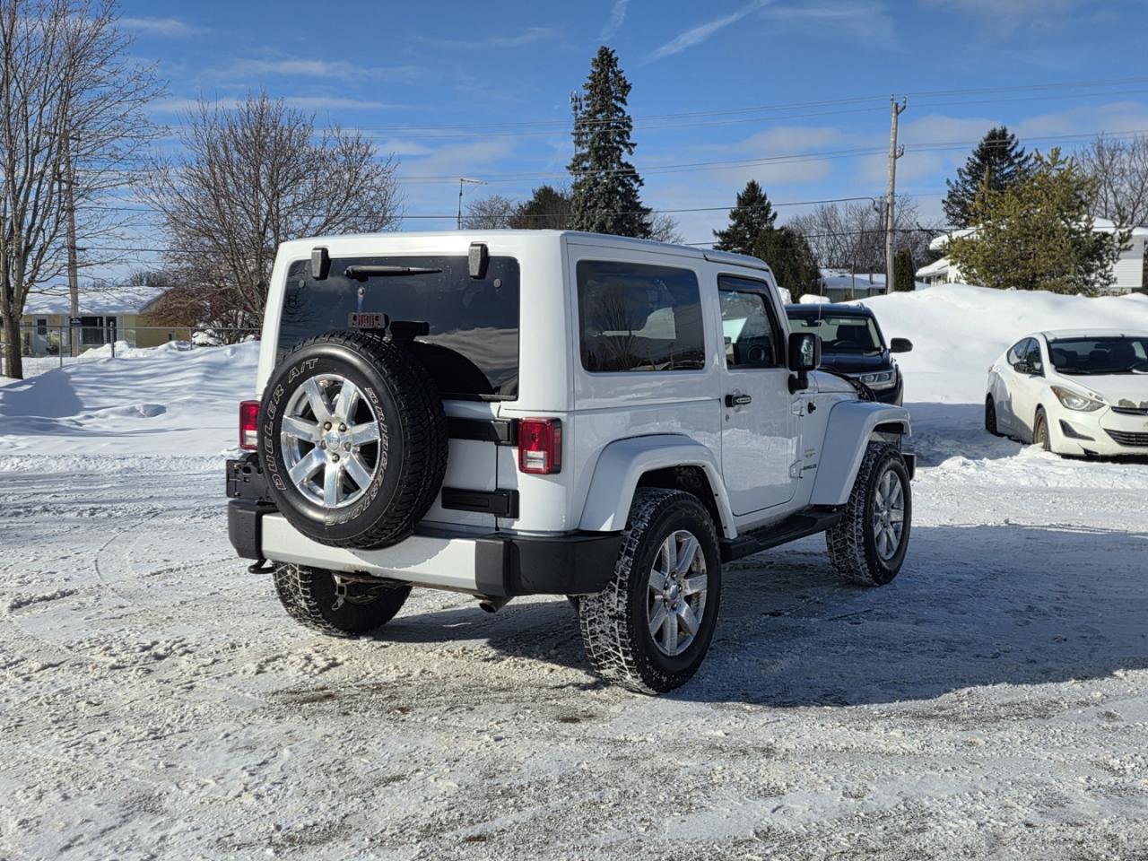 2015 Jeep Wrangler SAHARA 4WD Photo4