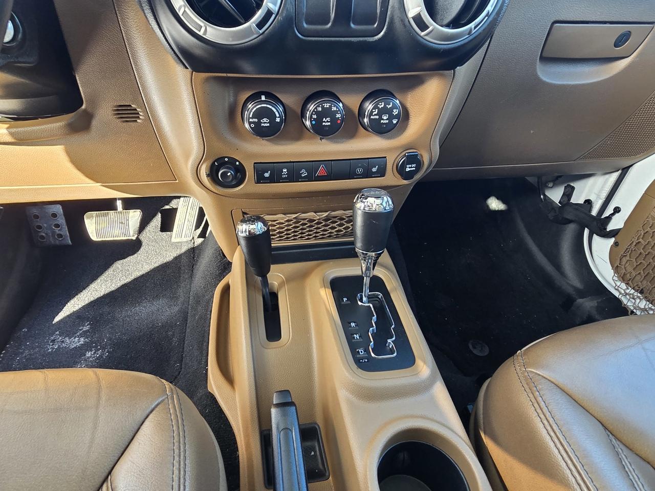 2015 Jeep Wrangler SAHARA 4WD Photo