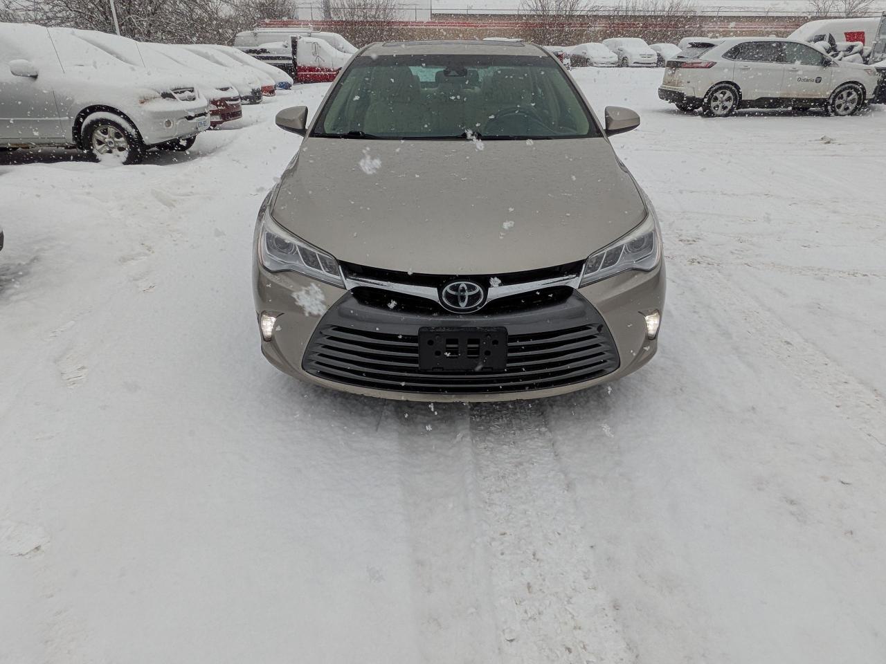 2017 Toyota Camry XLE Photo0