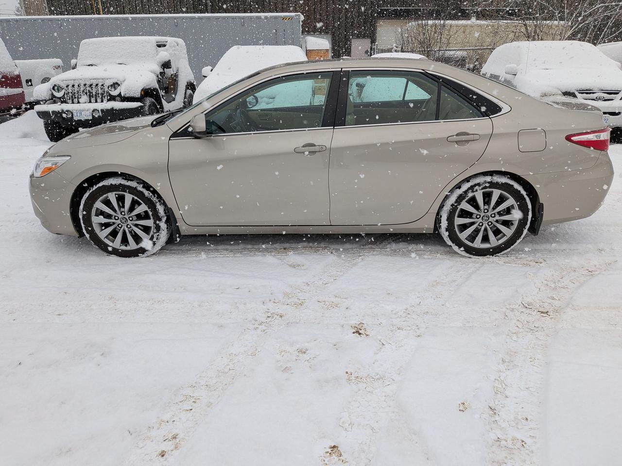 2017 Toyota Camry XLE Photo