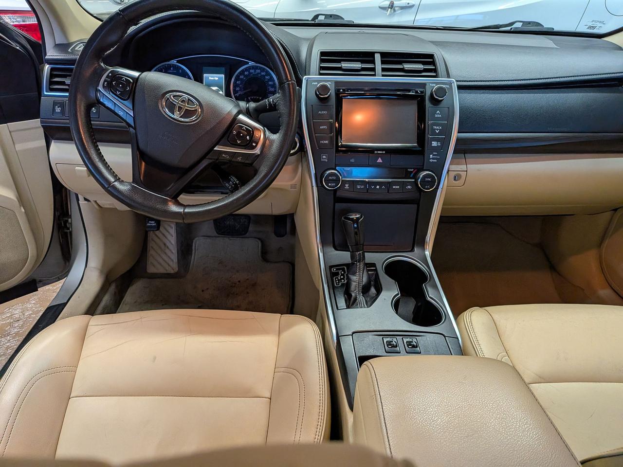 2017 Toyota Camry XLE Photo