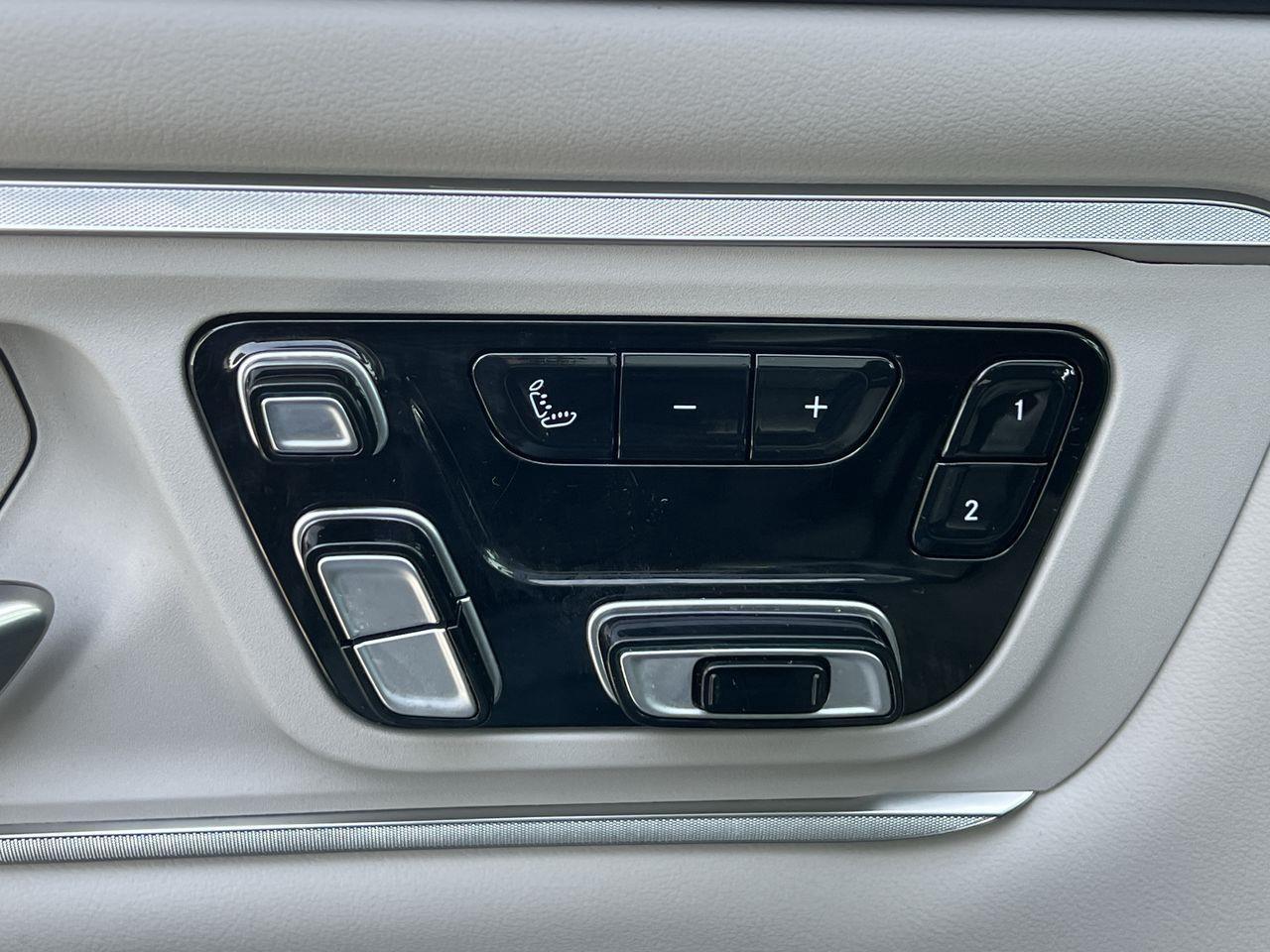 2025 RAM 1500 Tungsten 4X4, HEATED LEATHER SEAT,  MOONROOF, CRUISE CONTROL, BACK UP CAM!! Photo