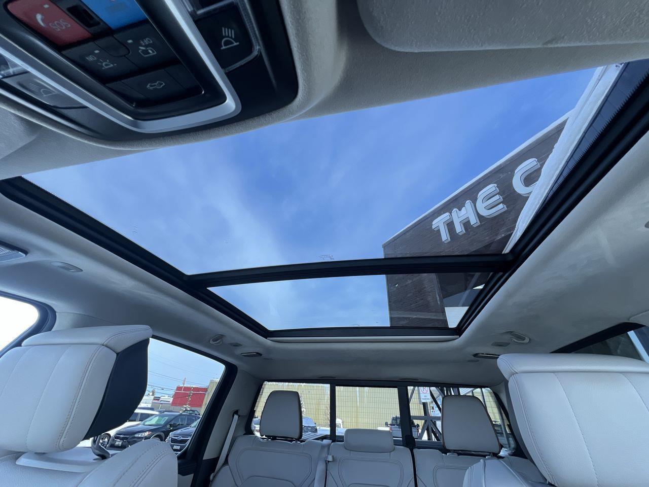 2025 RAM 1500 Tungsten 4X4, HEATED LEATHER SEAT,  MOONROOF, CRUISE CONTROL, BACK UP CAM!! Photo