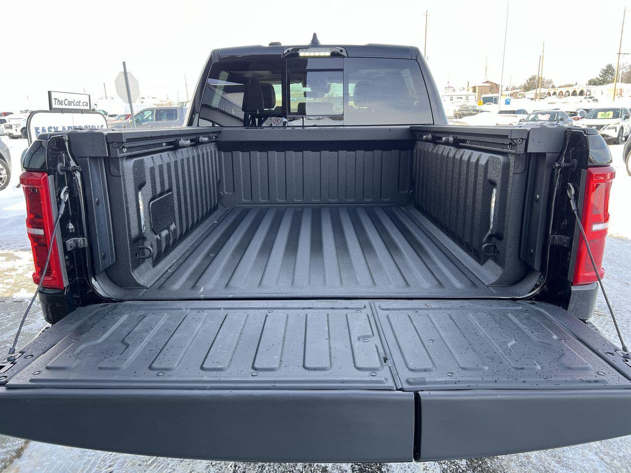 2025 RAM 1500 Tungsten 4X4, HEATED LEATHER SEAT,  MOONROOF, CRUISE CONTROL, BACK UP CAM!! Photo