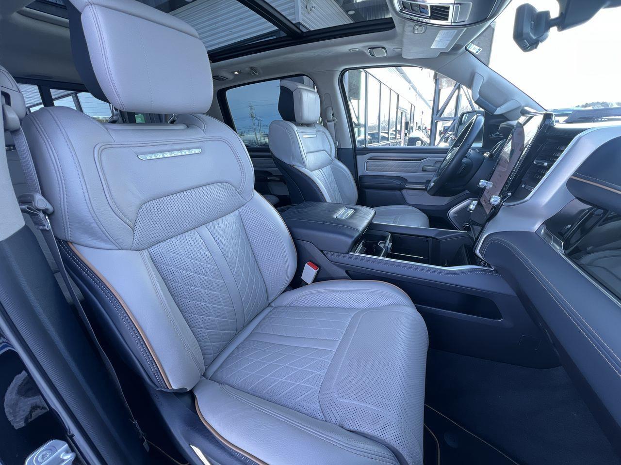 2025 RAM 1500 Tungsten 4X4, HEATED LEATHER SEAT,  MOONROOF, CRUISE CONTROL, BACK UP CAM!! Photo