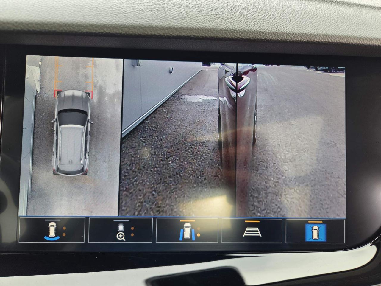 2021 Buick Envision Avenir One Owner | Leather | Navigation | Sunroof | Tech Pkg | 20" Wheels Photo