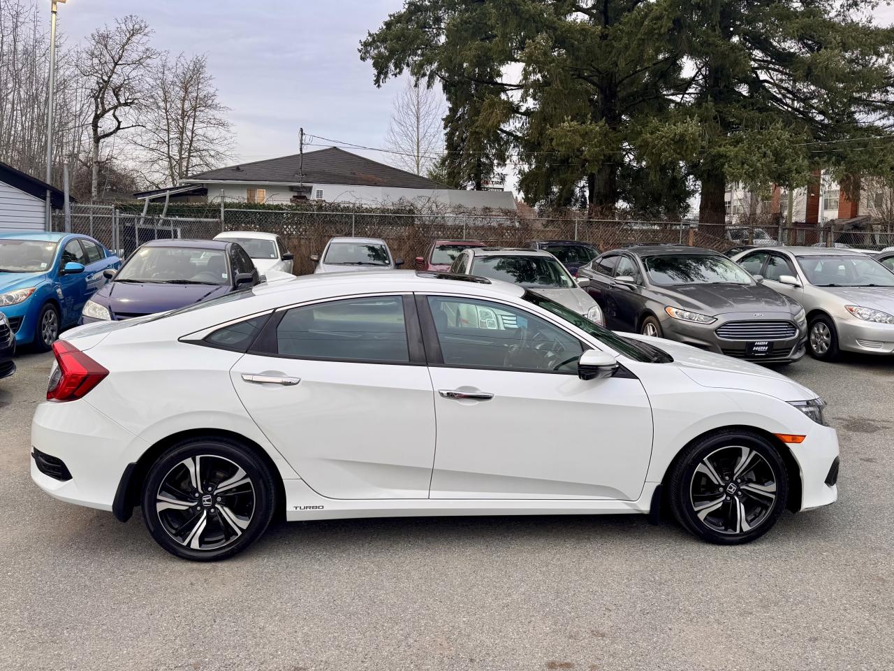 2016 Honda Civic FINANCING AVAILABLE Photo4