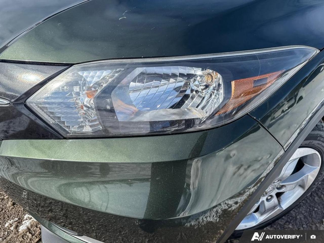 2016 Honda HR-V EX / NO ACCIDENTS / ROOF / HTD SEATS / AWD Photo